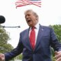 Copertina di Trump scomunica un’altra volta Meloni: “L’Italia non ci aiuta”