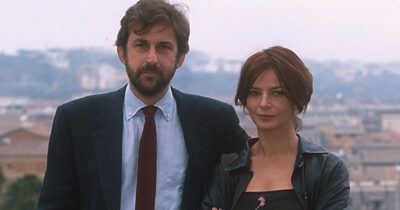 Copertina di Laura Morante: “Presentammo La stanza del figlio e Nanni Moretti mi disse: ‘Ti spiace se chiamo Jasmine Trinca e te no?’. Poi dichiarò: ‘Laura non viene perché è timida’”