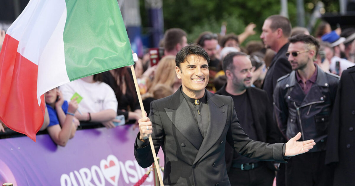 Eurovision 2026, al turquoise carpet sfilano i 35 concorrenti in gara. Al via la cerimonia di inaugurazione e c’è anche Sal Da Vinci