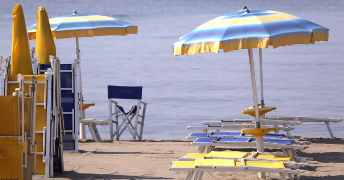 “Qui la spiaggia non è risorsa scarsa”: la mozione del centrodestra di Lecce per far saltare le gare sulle concessioni balneari