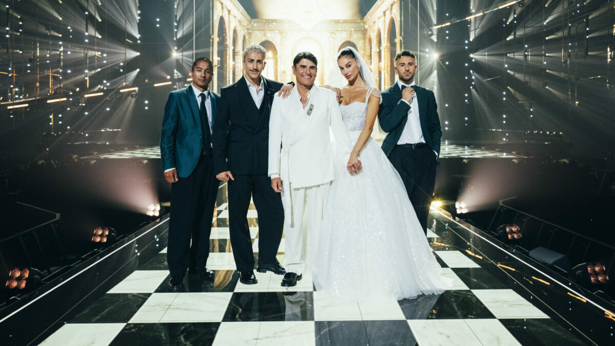 Da Eurovision all’asta per 20mila euro: l’abito da sposa tricolore di Francesca Tocca venduto per beneficenza, il gesto di Sal Da Vinci per le vittime di malasanità