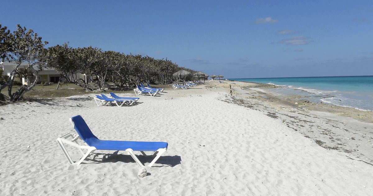 Pensionati vanno in vacanza a Cuba ma tutto va storto. “La sporcizia della camera, il ricovero per legionella” e la causa che però perdono: dovranno pagare 30 mila euro