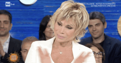 Copertina di “Il tradimento non è una tragedia. Se lui mi torna un po’ più arzillo di prima, perché no? In fondo non succede niente”: Carmen Russo su Enzo Paolo Turchi