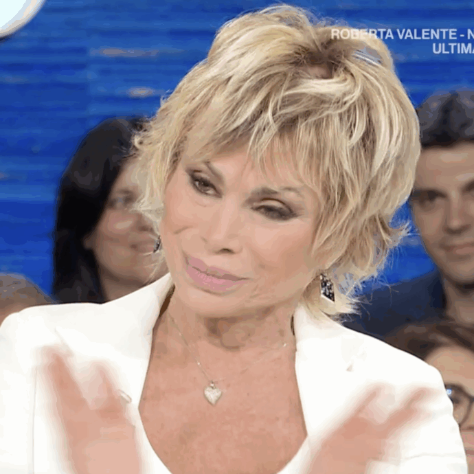 “Il tradimento non è una tragedia. Se lui mi torna un po’ più arzillo di prima, perché no? In fondo non succede niente”: Carmen Russo su Enzo Paolo Turchi