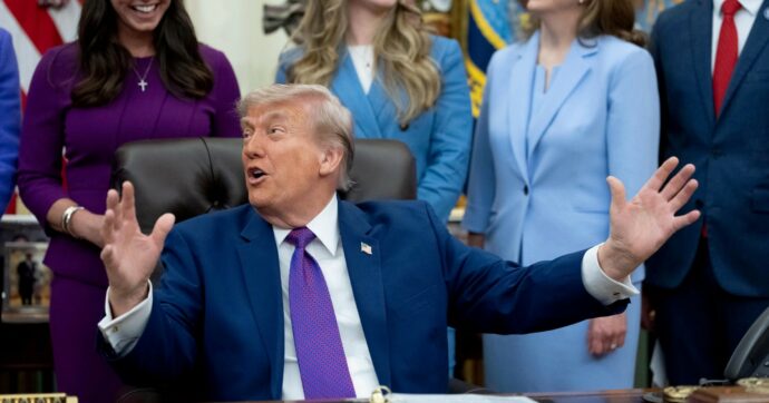 Trump all’Iran: “Tregua quasi morta” e sonda piani militari