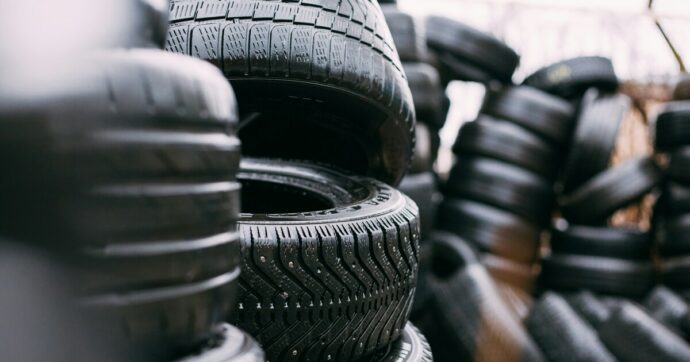 Non solo motori: così freni, pneumatici e asfalto possono provocare danni alla salute – Lo studio di Boston