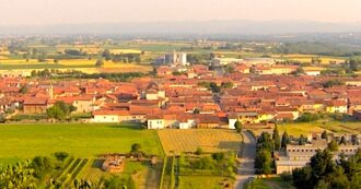 Copertina di Il caso del biodigestore di Villareggia: mille abitanti, quattro anni di battaglie (anche contro il Pnrr)