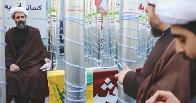 La guerra all’Iran ora è appesa a Xi Jinping. Trump medita altri raid, e adesso Teheran minaccia davvero l’atomica
