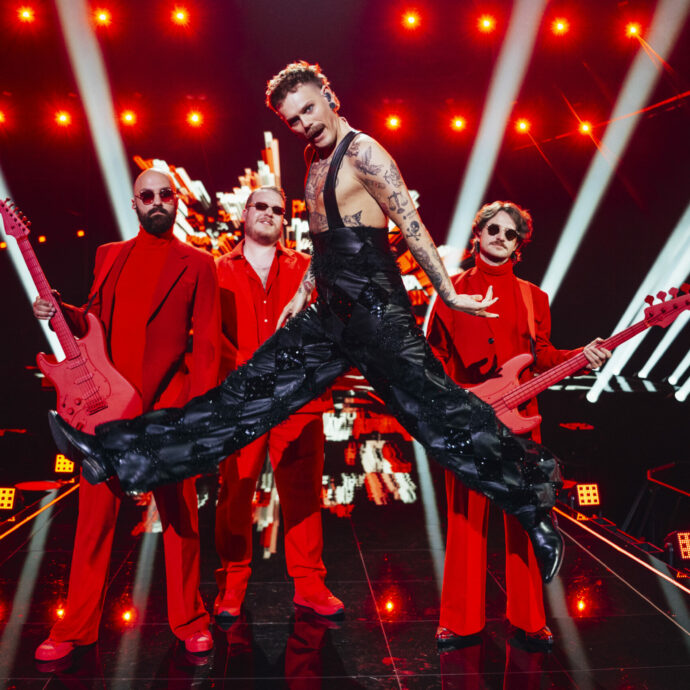 Eurovision Song Contest 2026, la Norvegia “ammonita” per l’esibizione troppo sexy di Jonas Love con la canzone “Ya Ya Ya”. Performance cambiata e nessuna eliminazione