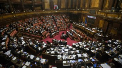 Copertina di Sondaggi, frenata di Fratelli d’Italia e Pd. Vannacci supera Forza Italia: ora è il quarto partito