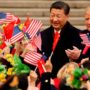 Copertina di Visita di Trump a Pechino: Da Xi tappeti rossi al “nemico” americano, che si prepara: “Noi grandi amici”