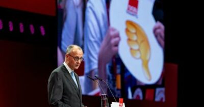 Copertina di Germania, il cancelliere Merz crolla nei sondaggi: solo il 13% dei tedeschi lo appoggia. Gli analisti: “Una cosa mai vista prima”