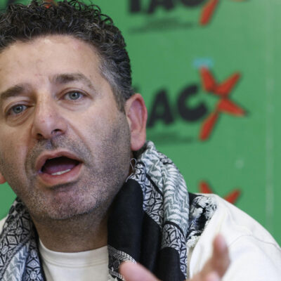 Copertina di Saif Abukeshek: “La Flotilla porta la voce  dei palestinesi, dobbiamo lavorare anche a terra per svegliare le coscienze ”