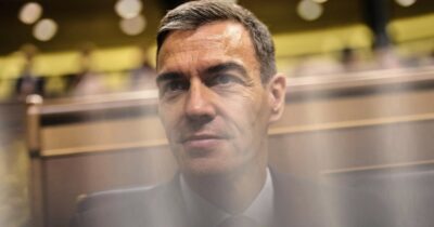 Copertina di “Così la sanatoria di Sanchez per gli immigrati può premiare la destra”: il fattore evangelico in Spagna e la “teologia della prosperità”