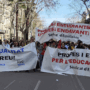 Copertina di Spagna, la rivolta degli insegnanti in Catalogna: 17 giornate di sciopero in due mesi e centomila in piazza a Barcellona e Valencia
