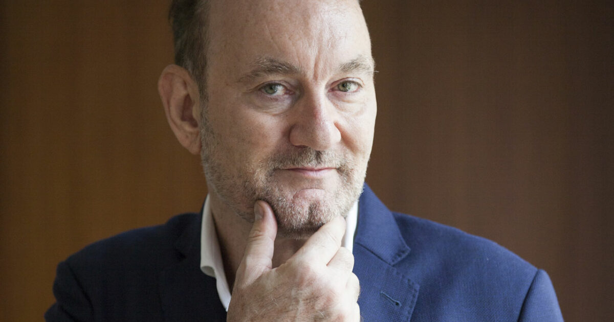Lawrence Osborne: “Viaggiare è sbagliare i calcoli”