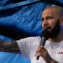 Copertina di Dani Alves, Bibbia e POS: i migranti dall’America Latina spingono il boom delle chiese evangeliche in Spagna