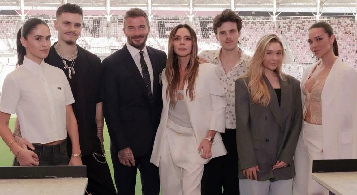 cenare insieme ogni giorno alle 18 e senza cellulari 232 fondamentale siamo pi249 tradizionalisti di quanto la gente creda la rivelazione di victoria beckham sulle 8216regole8217 di casa da Ilfattoquotidiano.it cenare insieme ogni giorno alle 18 e senza cellulari 232 fondamentale siamo pi249 tradizionalisti di quanto la gente creda la rivelazione di victoria beckham sulle 8216regole8217 di casa