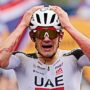 Copertina di Arrieta cade e sbaglia strada, ma rimonta e vince la 5° tappa al Giro d’Italia: “Era impossibile guidare”. Eulalio in maglia rosa