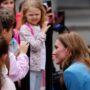 Copertina di Saluti e abbracci   per Kate Middleton