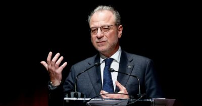 Copertina di ‘Mulè vuole un Pata Negra 80 mesi’: il messaggio dopo la “spintarella” al generale Coppola