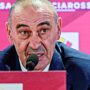 Copertina di Sarri: “Giocare il derby di lunedì è l’unica idea assennata. In Lega non c’è nessuno che sa sentire l’odore dell’erba”