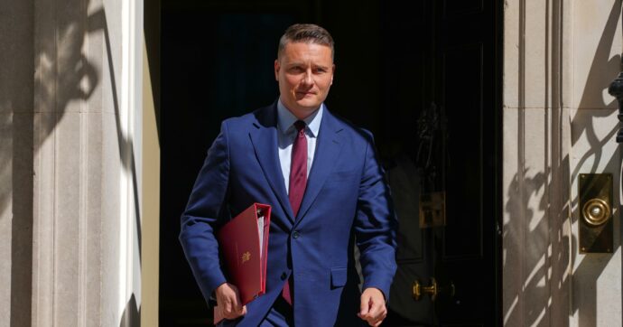 Uk, nuove dimissioni nel governo Starmer: il ministro della Salute Streeting lascia e prepara la corsa al vertice dei Labour. I possibili candidati
