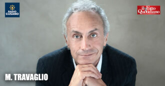 Copertina di Travaglio: “L’astio dei disadattati contro il Fatto? È perché non chiediamo l’elemosina di Stato e li mettiamo tutti in mutande”