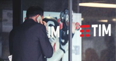 Copertina di Tim ha licenziato un sindacalista per otto email inviate a colleghi