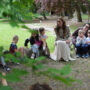 Copertina di “Radici, ho imparato una nuova parola grazie”. Kate Middleton a “lezione” coi bimbi
