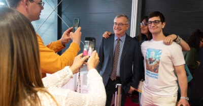 Copertina di “4 libri mi hanno cambiato la vita. Questo ce l’ho ancora vicino al comodino, quest’altro mi faceva vibrare….”: Alessandro Barbero star del Salone del Libro di Torino 2026