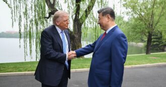 Copertina di Trump vanta “fantastici accordi con Xi” su carne, prodotti agricoli e aerei. Ma torna dalla Cina senza nulla di concreto in mano