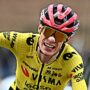 Copertina di Giro d’Italia, ecco Vingegaard: domina e vince sul Blockhaus. Pellizzari prova a seguirlo e crolla: “Ho sbagliato” | La nuova classifica generale