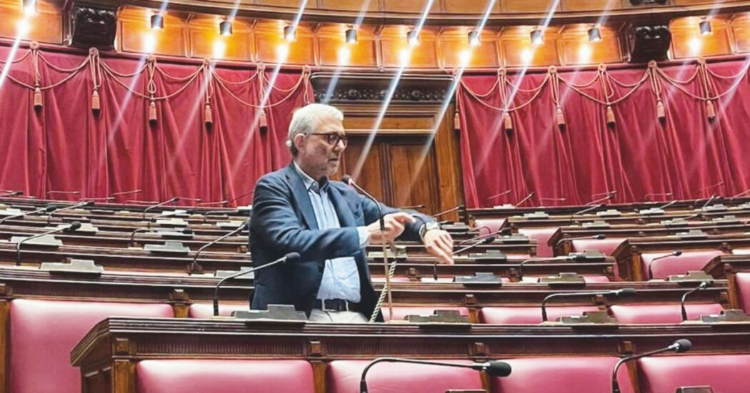 Così Giachetti rispolvera l’anima radicale: incatenato alla Camera per la Vigilanza Rai