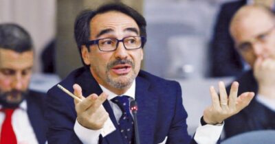 Copertina di Mandarini di Stato in guerra: Carbone bocciato fa ricorso