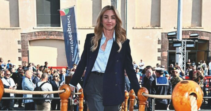 Salis, gran esordio: “Vuole privatizzare il trasporto locale”