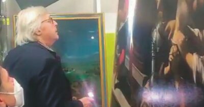 Copertina di Sgarbi è stato assolto, ma il giudice: “Il quadro rubato è suo”