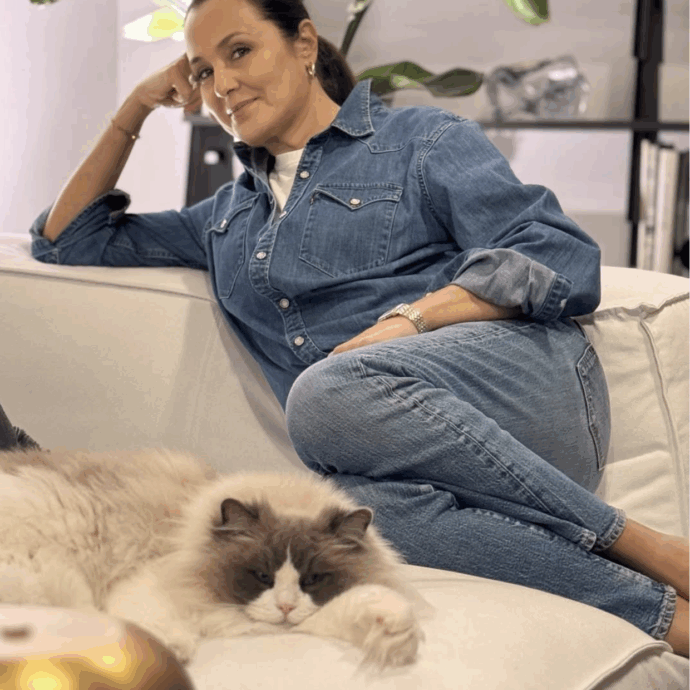 “Pagherei per sapere cosa pensano di me i miei gatti. Stiamo sempre a discorrere, mi hanno confortata nel dolore”: parla Roberta Capua