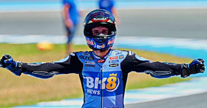 MotoGp, Alex Marquez vince la sprint in Catalogna: 3° Di Giannantonio. Bezzecchi 9° (ma rimane leader del Mondiale) | Ordine d’arrivo e classifica