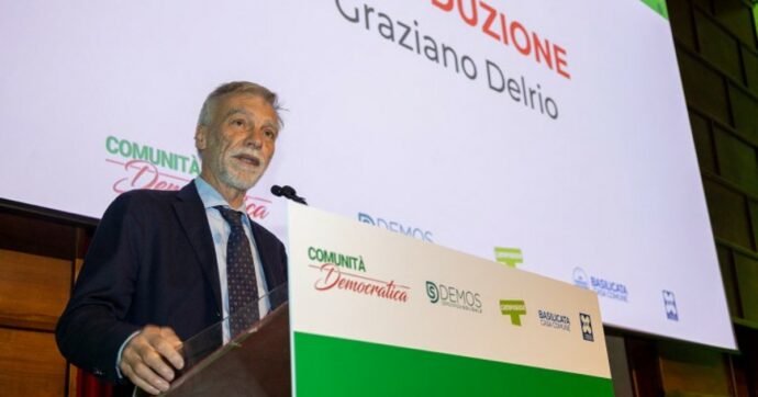 La Margherita 2.0 per ora è un “vorrei ma non posso”: dal palco della convention Delrio non lascia il Pd e frena gli entusiasmi