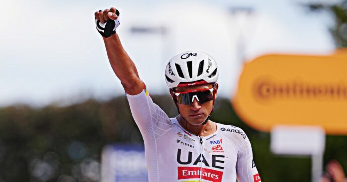 Giro d’Italia, Narvaez fa il bis e stravince l’ottava tappa: Eulalio stupisce e rimane in maglia rosa | La nuova classifica generale