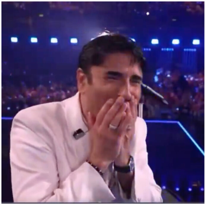Eurovision Song Contest 2026, Sal Da Vinci piange al termine di “Per Sempre Sì”. Boato e ovazioni in Arena