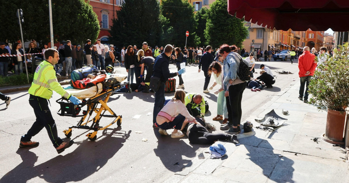 Auto sulla folla a Modena, El Koudri accusato di strage e lesioni aggravate: “Era affetto da disturbi psichici, ma da tre anni non si curava più”
