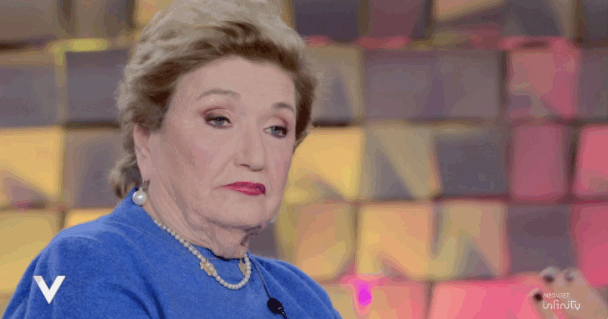 “I medici mi avevano dato per spacciata. Mio marito è 10 anni più giovane peggio per lui che l’ha presa vecchia. Le sue ‘scappatelle’? Aveva ragione”: così Mara Maionchi a Verissimo
