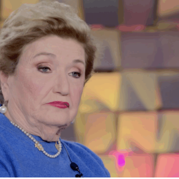 “I medici mi avevano dato per spacciata. Mio marito è 10 anni più giovane peggio per lui che l’ha presa vecchia. Le sue ‘scappatelle’? Aveva ragione”: così Mara Maionchi a Verissimo