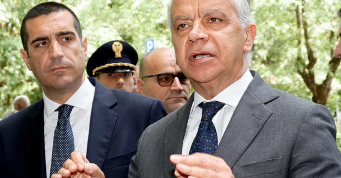 Auto su pedoni a Modena, anche  Piantedosi allontana il movente del terrorismo: “Disagio psichico evidente”