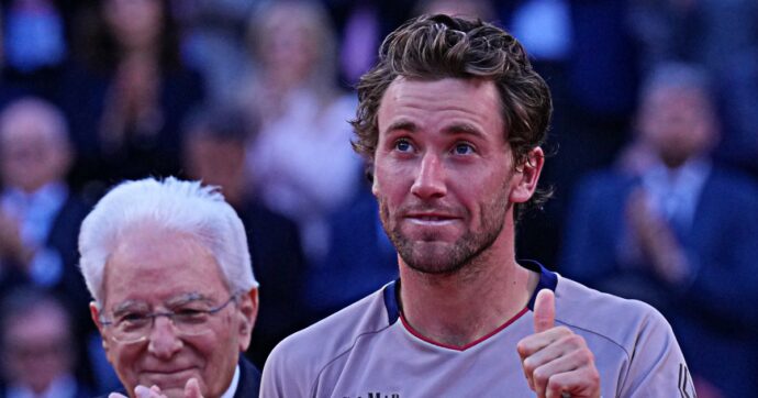 Ruud prende in giro l’Italia: “Complimenti a Sinner e alla Federazione tennis, ma nel calcio la storia è un po’ differente”