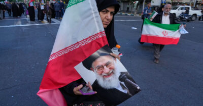 Copertina di L’Iran risponde alla proposta Usa: “I nostri 14 punti puntano alla fine della guerra”. E annuncia la nascita di un organismo per gestire Hormuz