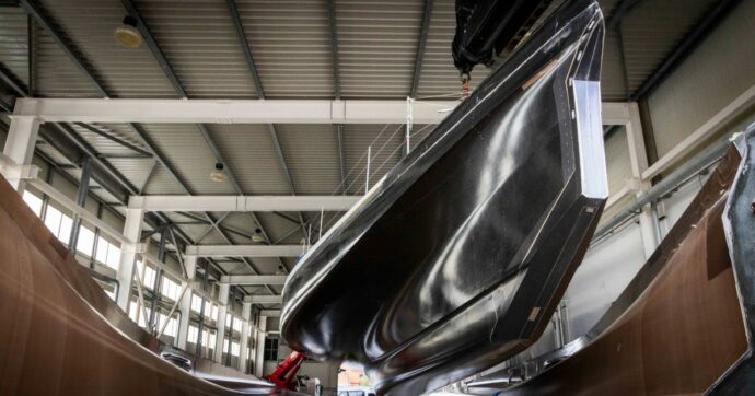 Ferrari Hypersail, svelato lo scafo. Il progetto entra nella fase finale – FOTO