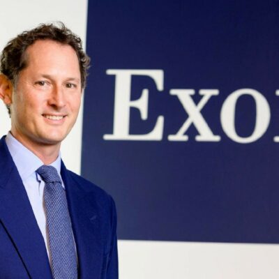 Copertina di Disastro Exor, ma Elkann esulta: la paga sale a 24 mln